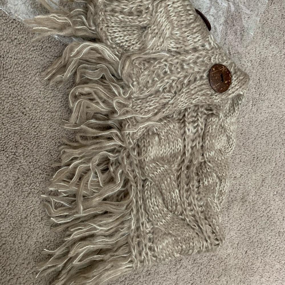Scarfs - Picture 2 of 4